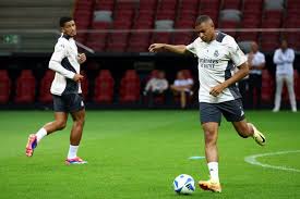 均處於劣勢 均處於劣勢